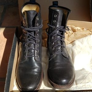 Frye Veronica combat boots black 9